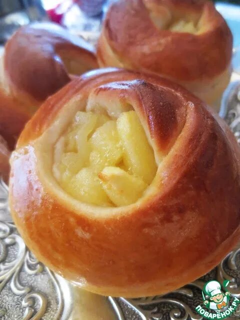 Булочки с яблоком и корицей (из дрожжевого теста): рецепт с фото
