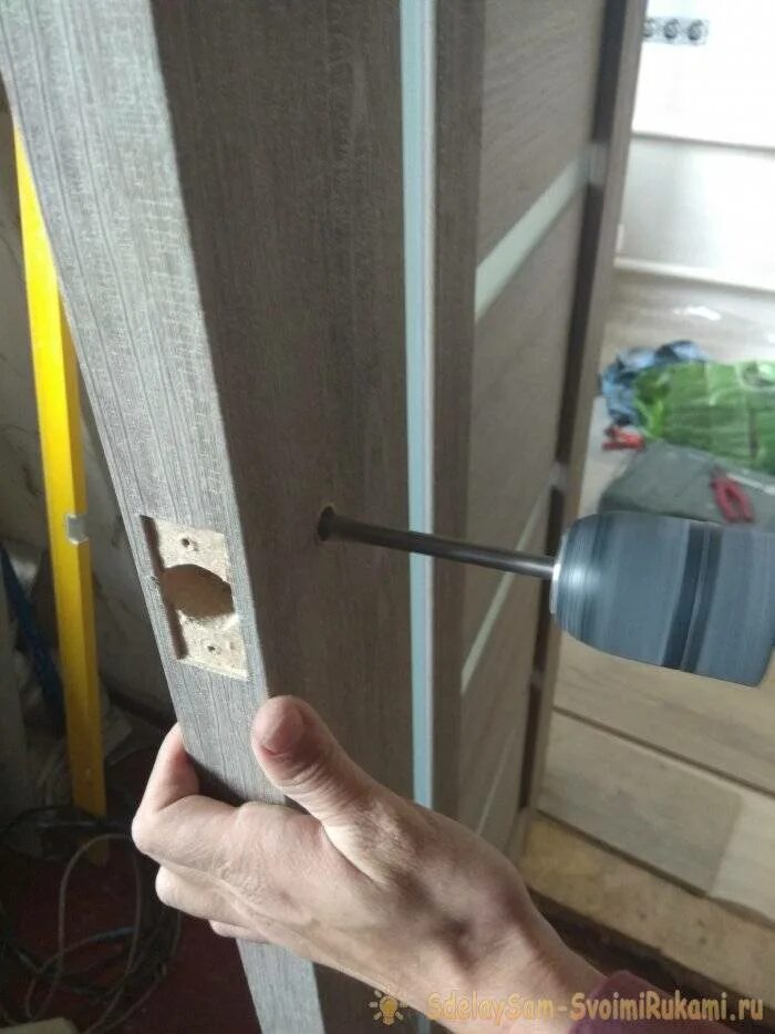 Как ставится дверь