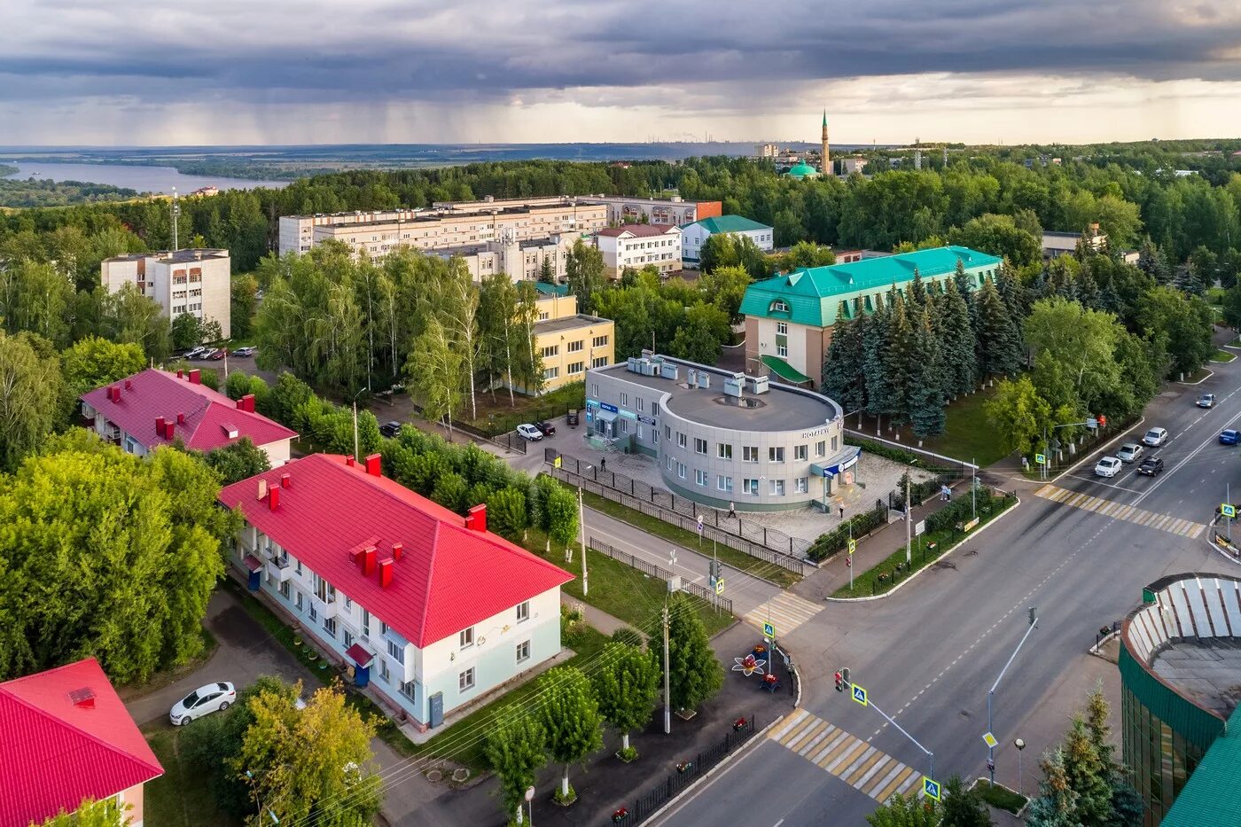 Елабуга центр города. Город Елабуга Татарстан. Елабуга современная. Город Елабуга Татарстан центр. Где находится город елабуга в россии