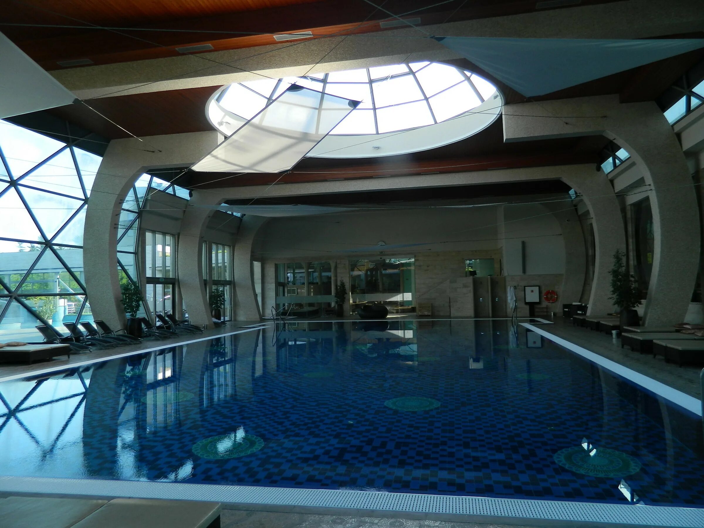 бассейн в санатории ай-даниль. бухта мечты ласпи тренажерный зал. санаторий форос бассейн. ялта ай-даниль санаторий. бухта мечты севастополь.