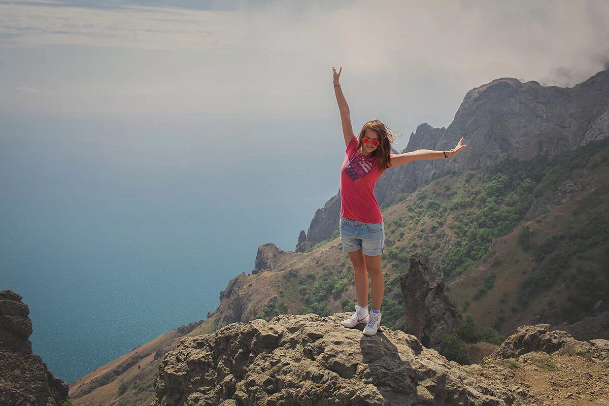 Макияж для полных девушек. Равиль агмалов визажист. Как менялась внешность лаврова. Макияж для толстого лица. Девушка без макияжа.