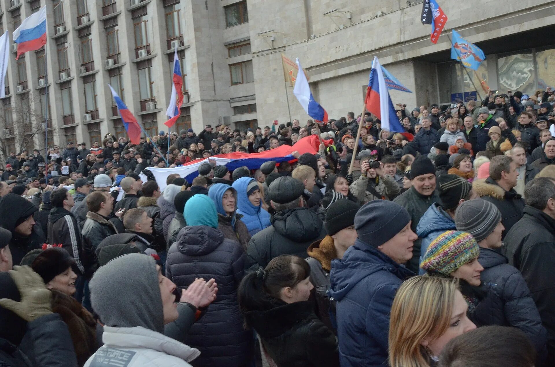 Донецкая Республика протесты 2014. Митинги в Украине 2014. Донецк митинги 2014 Украина.