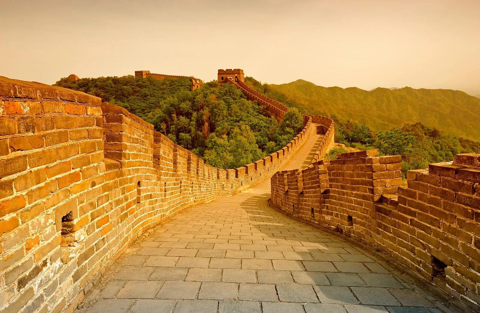 Китайская стена. Великая китайская стена. Великая китайская стена Колизей. Великая китайская стена известняк. Великая китайская стена кирпичи.