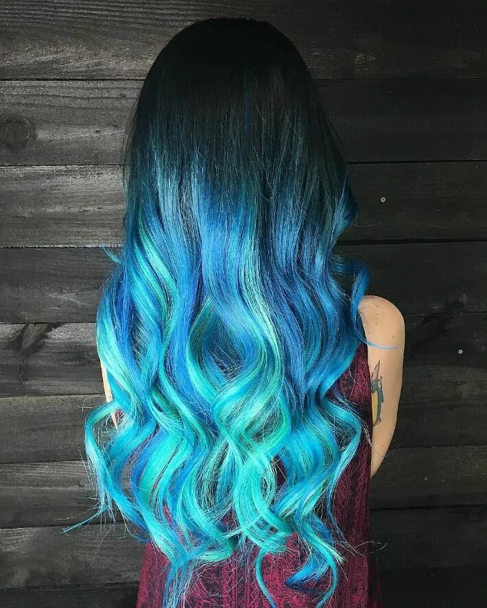 Амбре 2024. Руссо синие волосы. Разноцветное окрашивание волос. Синее окрашивание волос. Сине голубое окрашивание волос.