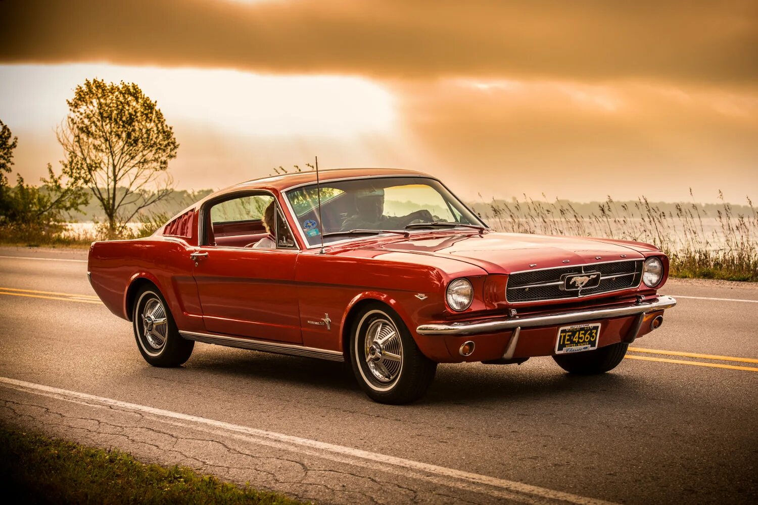 Ford Mustang 1960. Форд Мустанг 1960х. Мустанг кабриолет 1960. Старые Мустанги 1960.