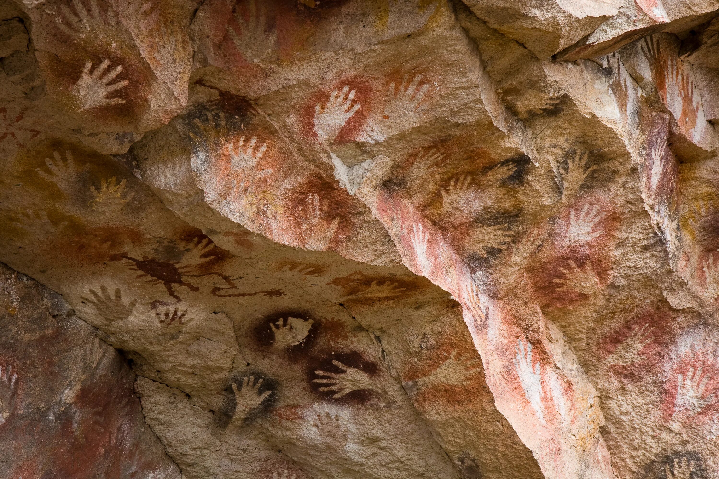 Первобытная рука. Пещера Куэва-де-Лас-Манос. Наскальные рисунки Куэва-де-Лас-Манос. Пещера рук Куэва-де-Лас-Манос. Куэва-де-Лас-Манос Аргентина.