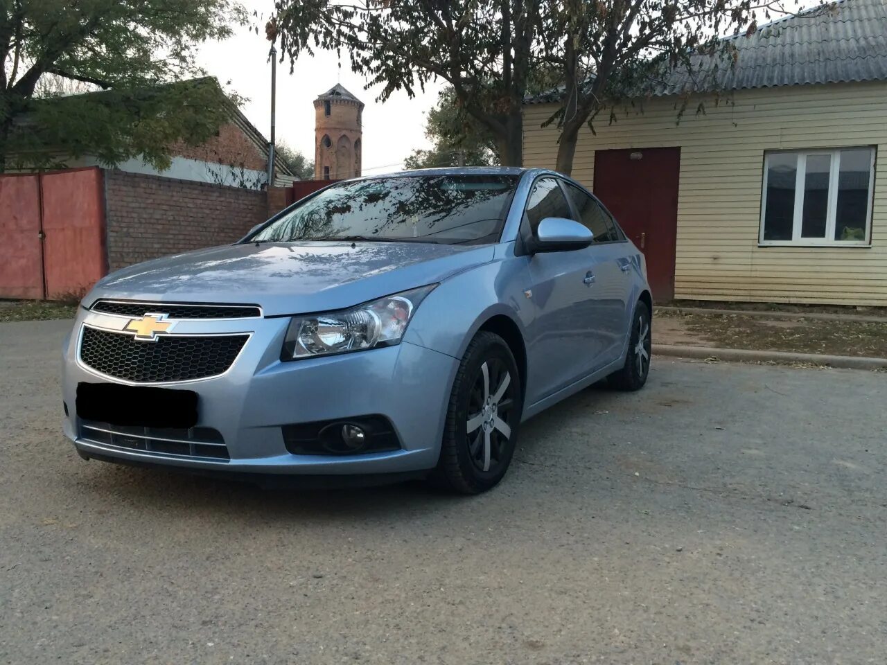 Chevrolet Cruze светло серый. Шевроле Круз светло серый металлик. Светло серый металлик Chevrolet Cruze 12 года. Круз светло серый металлик. Авито иномарка дагестан