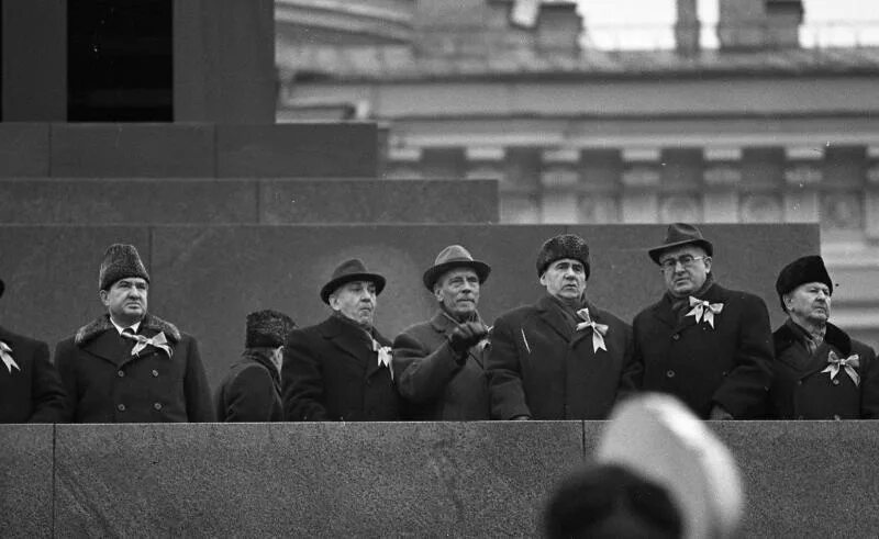 Кинотеатр синема парк радуга зал 13. Репина 94 радуга парк. Радуга на немецком. Репина 94 радуга парк. Мегаполис тц андропова кинотеатр.