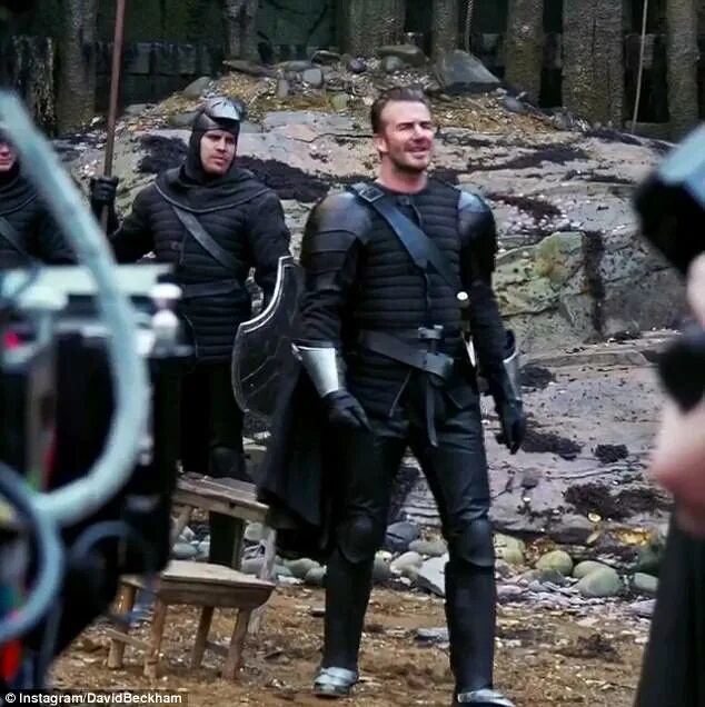 Дэвид бекхэм в фильме меч короля артура. Бекхэм меч короля. Бекхэм меч короля. Меч короля артура 2017 дэвид бекхэм. Дэвид бэкхэм "меч короля артура".