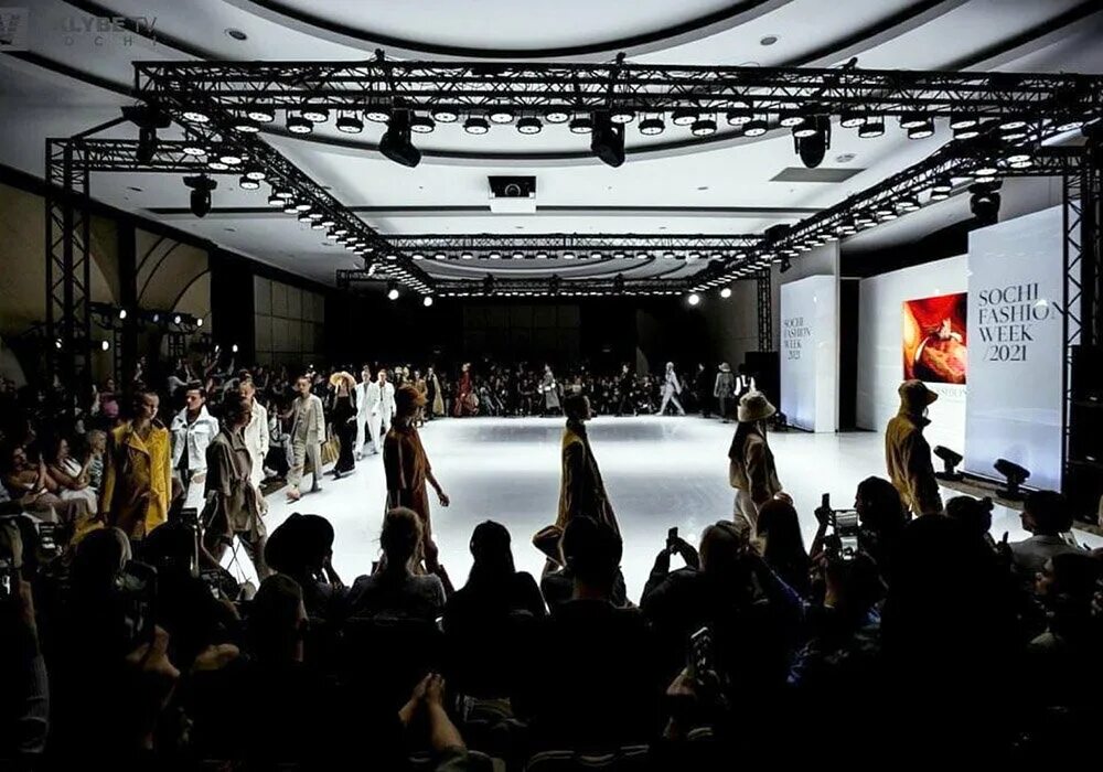 Неделя в сочи цена. Сочи Fashion week 2022. Неделя моды в Сочи 2022. Sochi Fashion week 2021. Сочи Fashion week 2023.