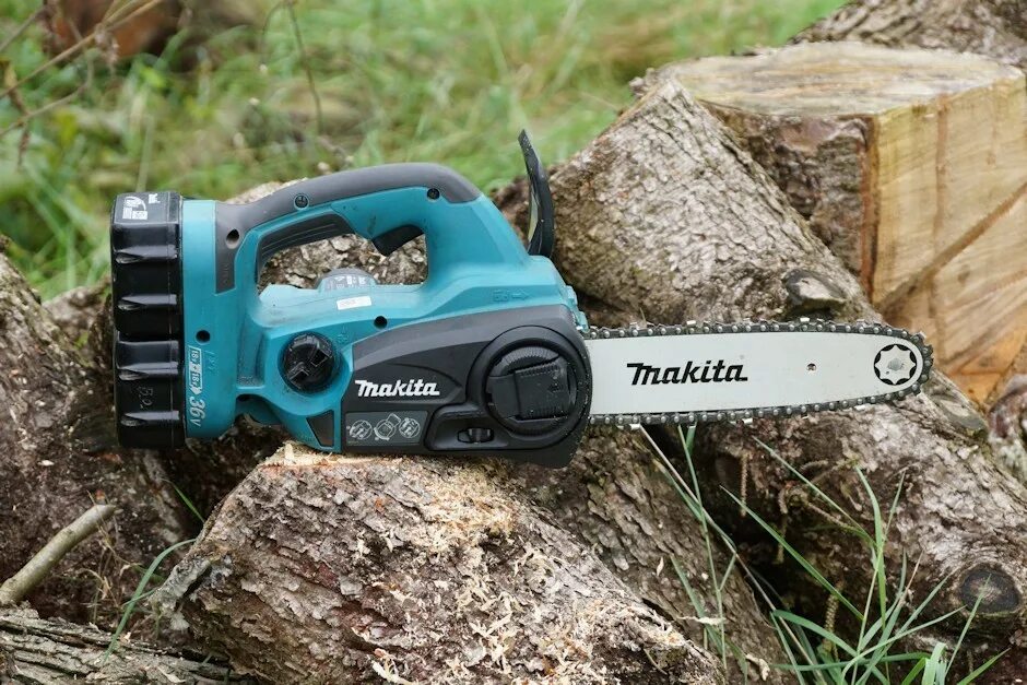 Makita duc302. Аккумуляторная цепная пила Макита duc302rf. Цепная аккумуляторная пила Макита duc 302rf2. Аккумуляторная пила Makita duc302z 18 в.