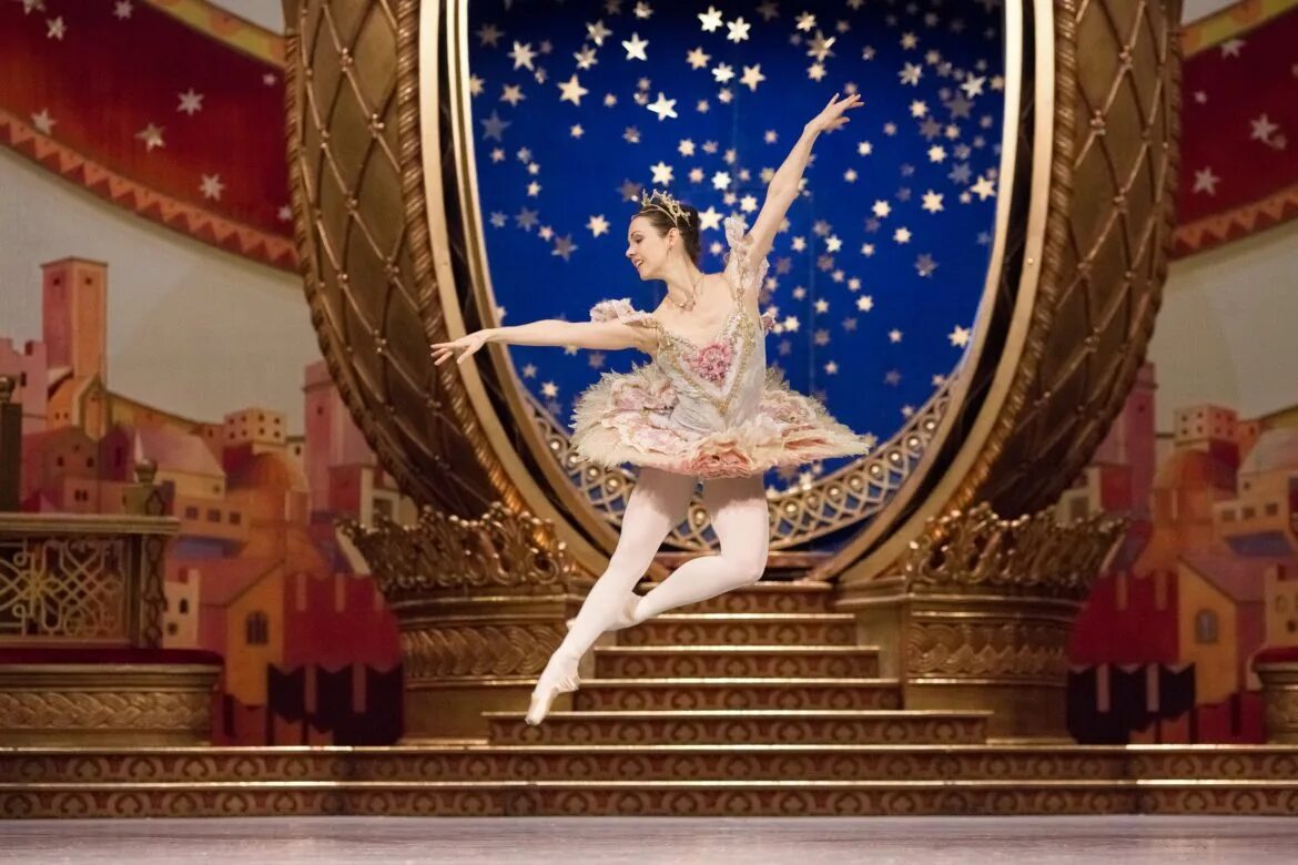 Большой балет 1 выпуск. Nutcracker Ballet Bolshoi. Национальный балет Канады. Театр балета Канада. Канадская балетная.