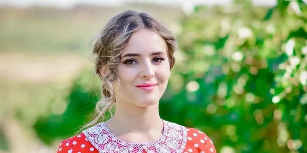 Lia taburcean la nunta asta