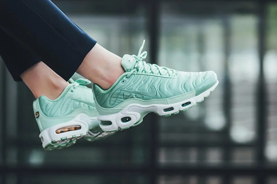 Nike Air Max TN Plus. Nike Air Max TN. Найк Air Max Plus. Nike Air Max TN женские. Большие кроссовки найк