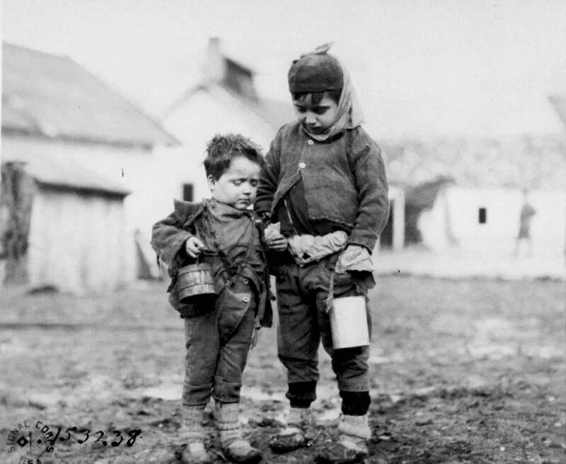 Фото детей во время войны. Дети войны. Дети второй мировой войны. Маленькие дети ВМВОЙНУ.