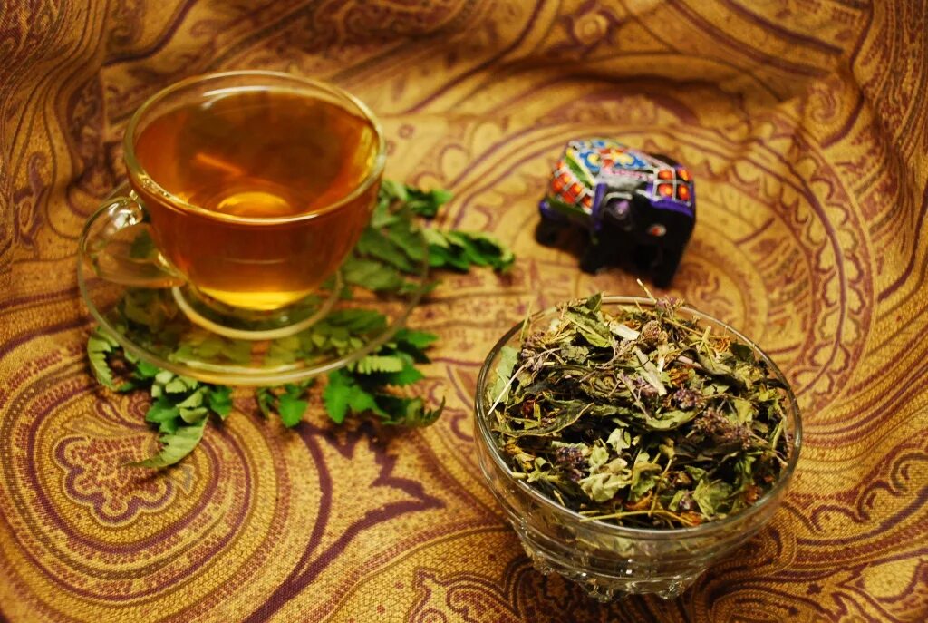 Чай с тархуном. Чай улун 101 чай Тархун, 50 г. Чай с душицей. Чаепитие с травами.