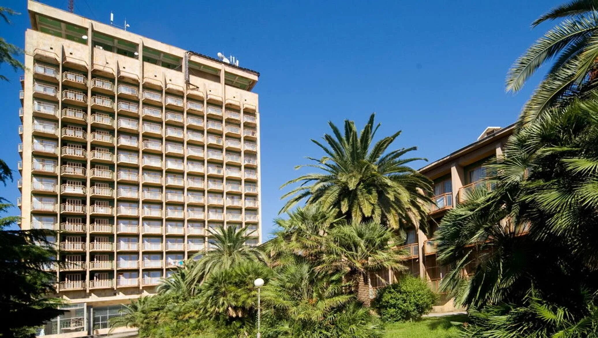 Дом отдыха энергетик. Amza park hotel абхазия. amza park hotel 5 абхазия гагра. пансионат энергетик гагра. пансионат энергетик абхазия.