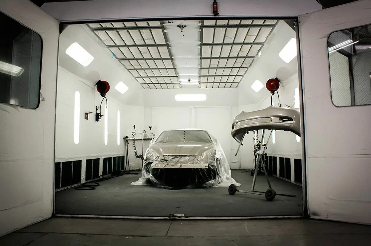 Покраска авто в одинцово. Полный перекрас авто. Красит автомобиль. Локальная покраска авто. Окраска авто.