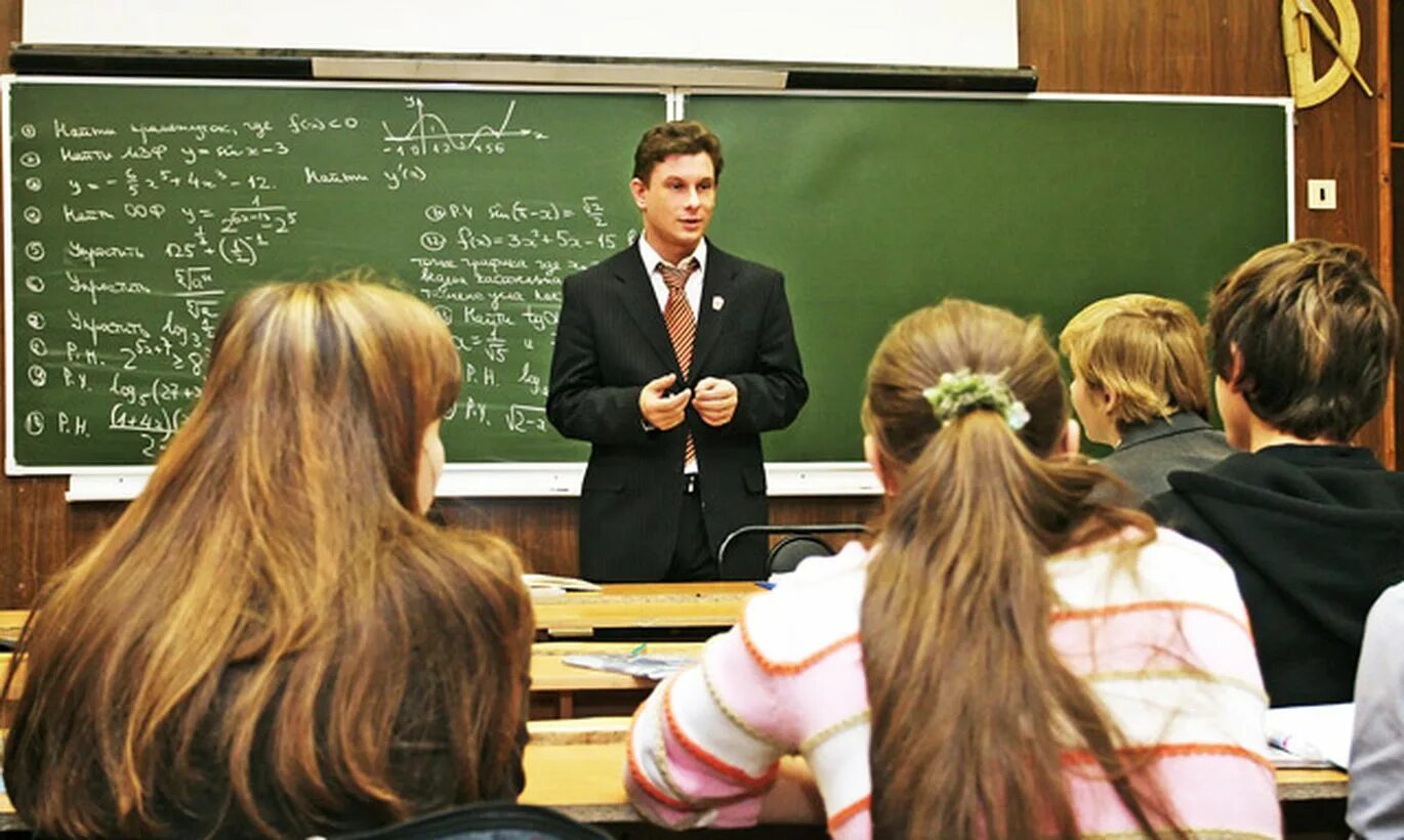 уроки истории вести. учитель истории. урок истории в школе. моу сош д денисовы слободского района. школьники и история.