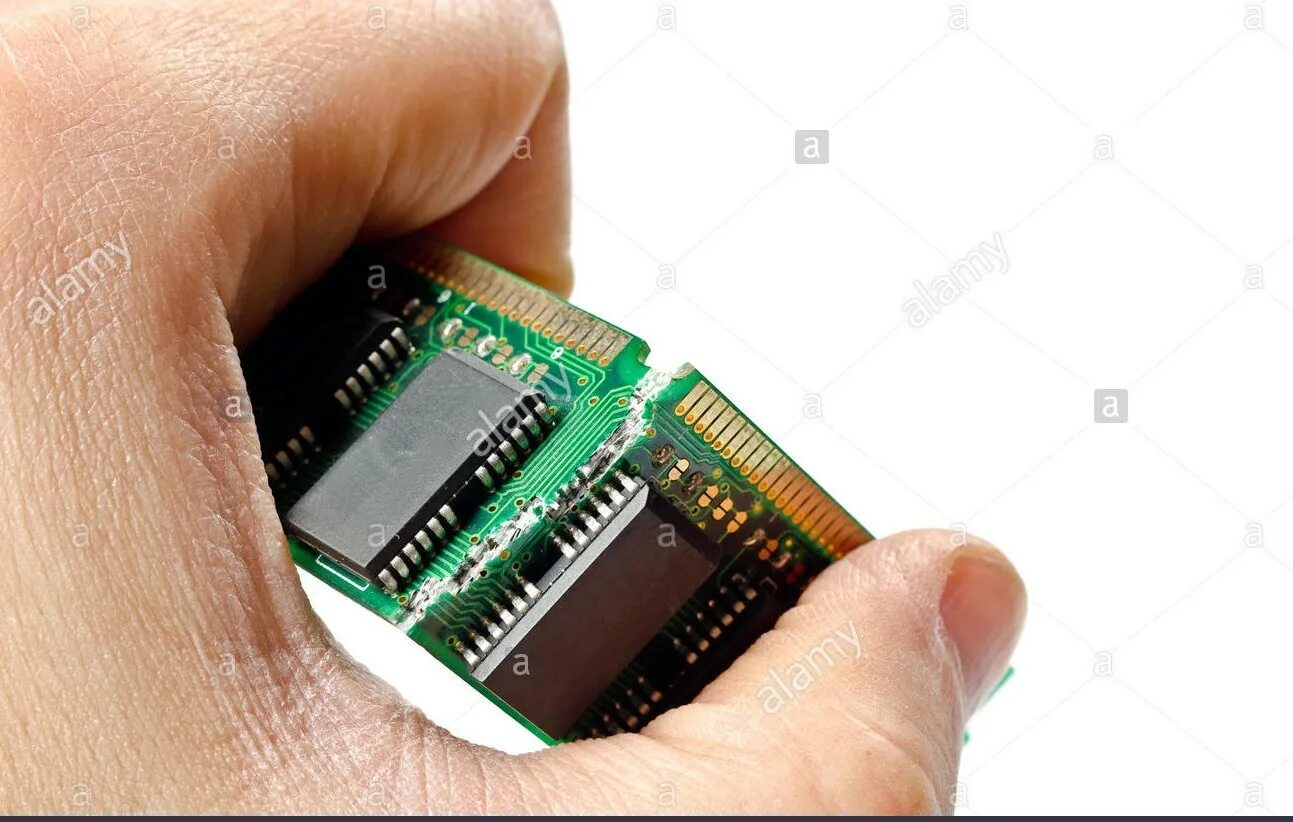 Сломанная память. Флешка внутри. Внутренняя память энергозависимая. Не энергозависимая память. Горелая оперативка.