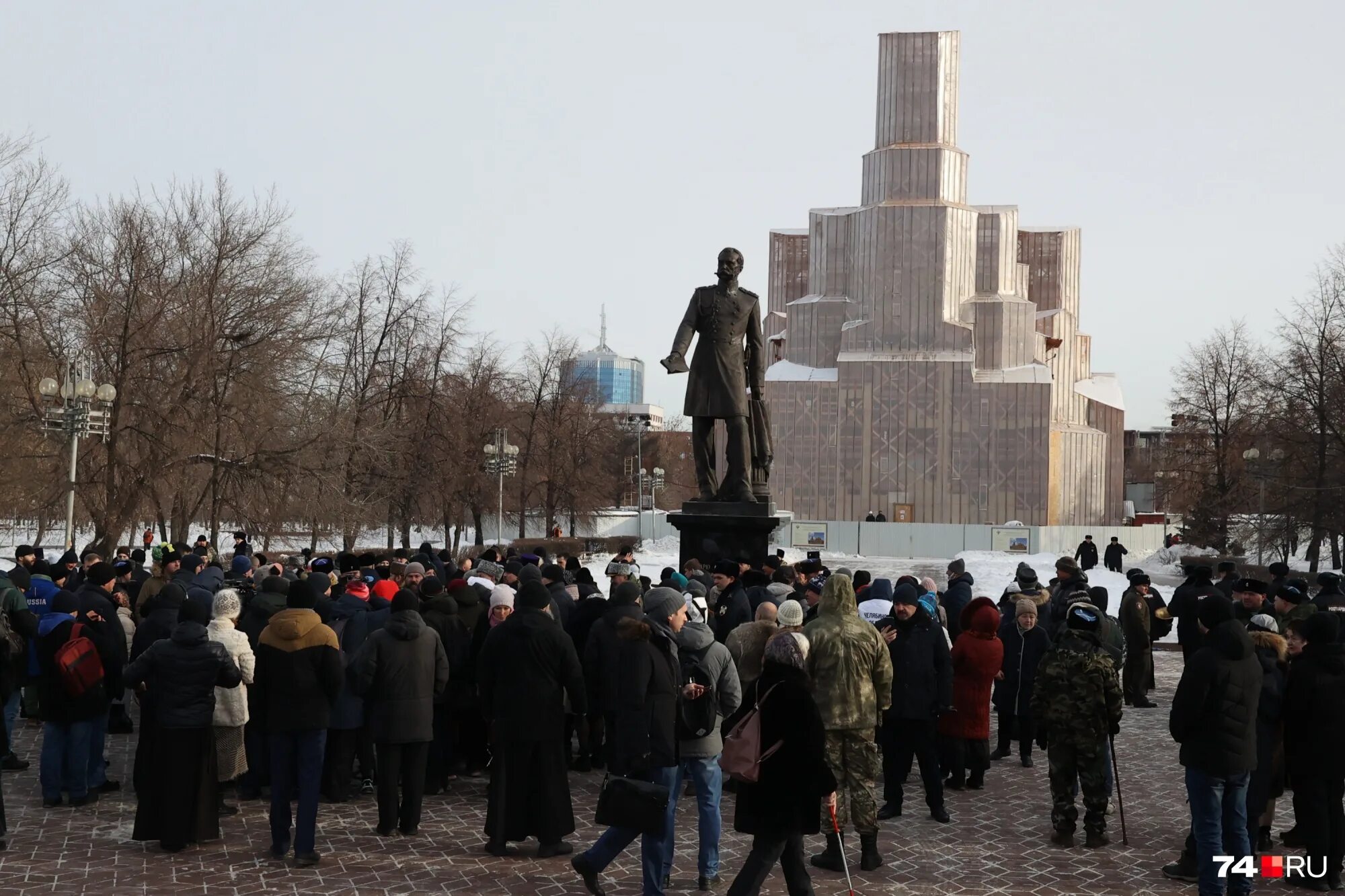 Открытие памятника александру. Открытие памятника. Открытие памятника пам. ЮУКБ Челябинск колледж. Памятник Александру 3 в Москве 2023г.