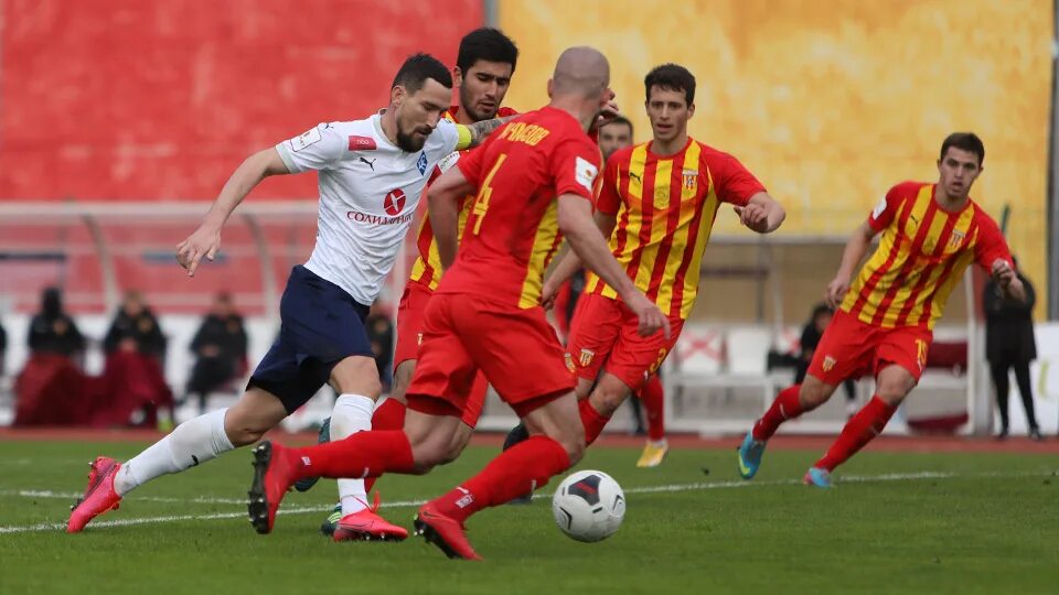 Крылья советов 1997. Трансляция матча фнл алания. Алания - крылья советов 4-3 2000. Алания 1997. Фк факел алания.