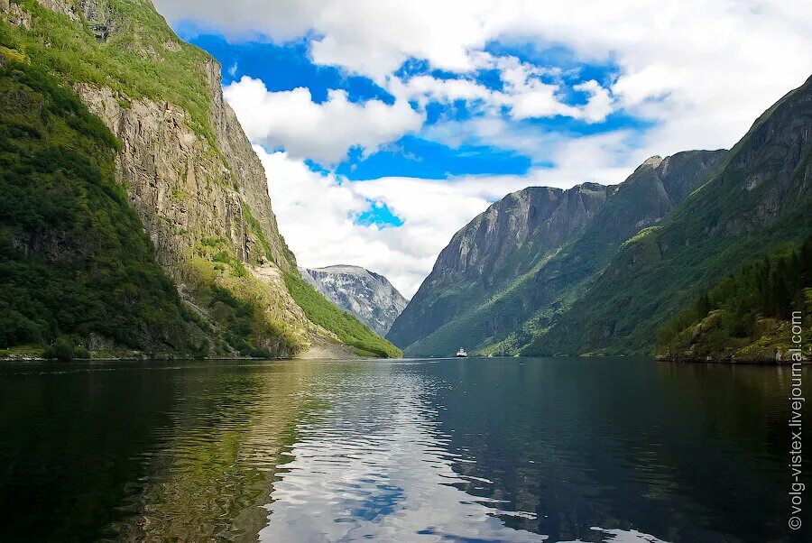 Фьорд прохождение. Скандинавия фьорды. Фьорд прохождение. Норвежские фьорды фото. Аманские фьерды.