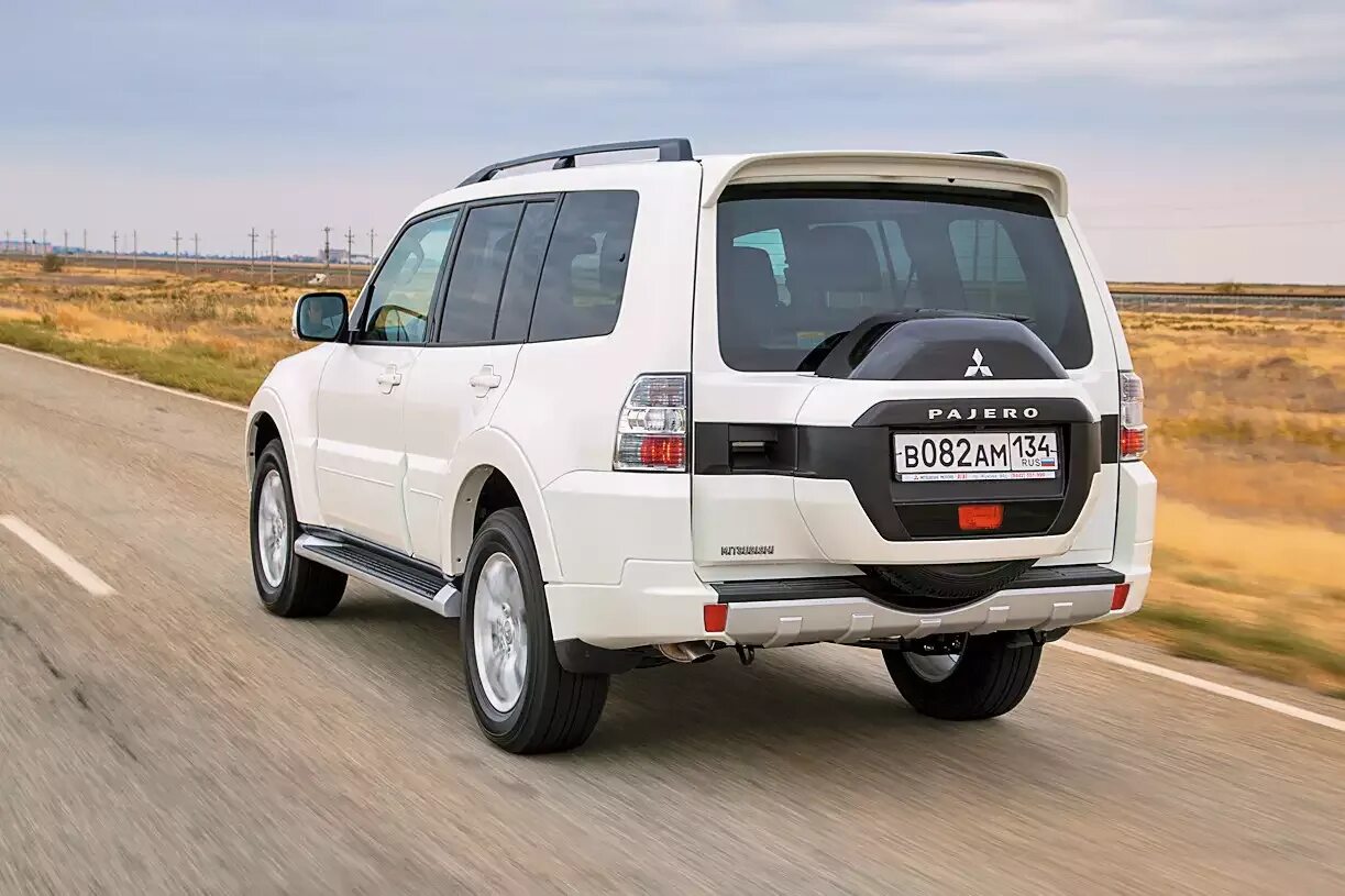 Mitsubishi pajero объем. Мицубиси Паджеро 4. Мицубиси Паджеро 4 2015. Мицубиси Паджеро 4 2021. Mitsubishi Pajero 5.