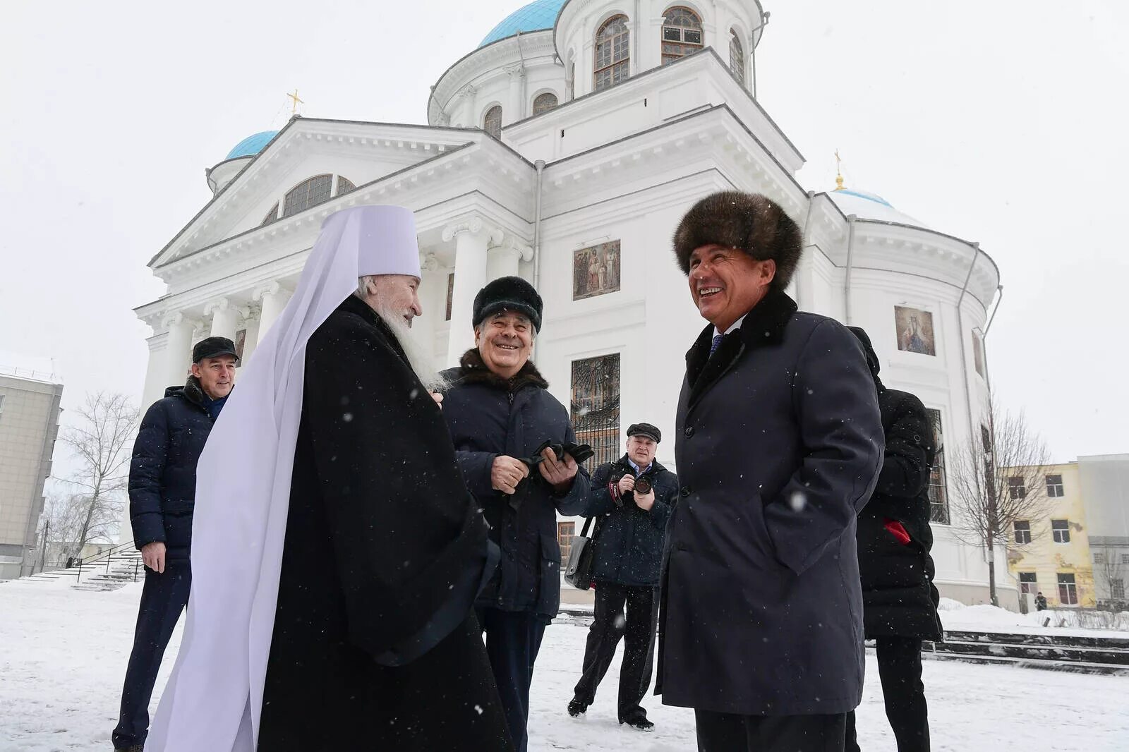 Сегодня в татарстане какой. Минтимер Шаймиев кул Шариф. Минтимер Шаймиев в мечети кул Шариф.
