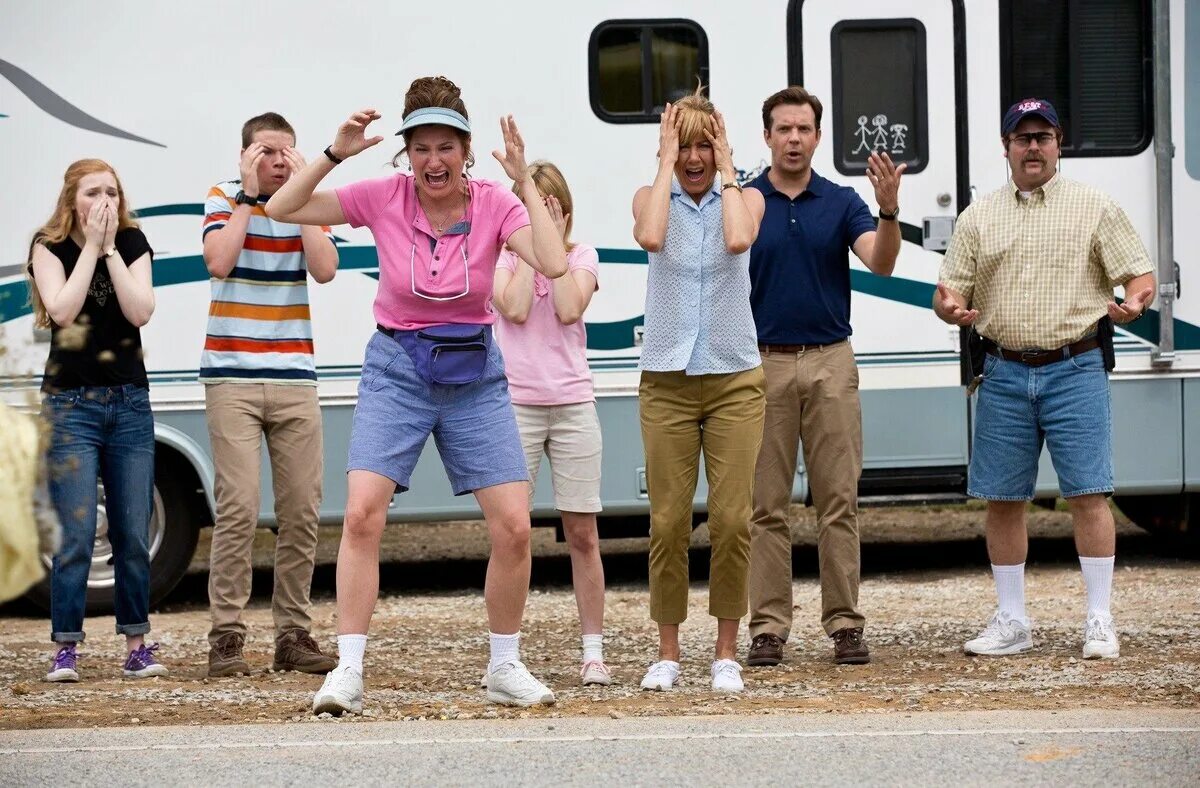 Комедии которые можно поржать. Мы - Миллеры - we re the Millers (2013). Уилл Поултер и Эмма Робертс. Эмма Робертс Миллеры. Джейсон Судейкис мы Миллеры.