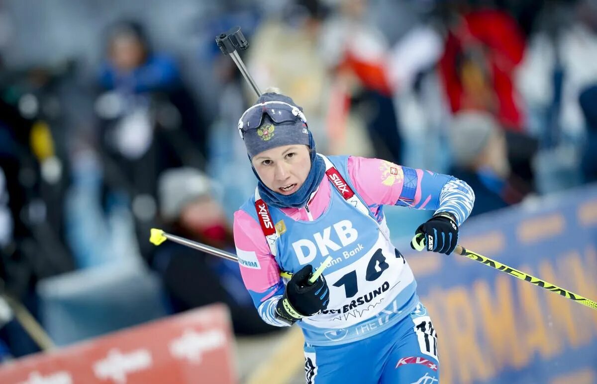 Биатлон бегут. Биатлон спринт женщины сегодня. Спринт женщины биатлон спринт женщины результат. Биатлон спринт женщины сегодня. Маркета давидова биатлон.