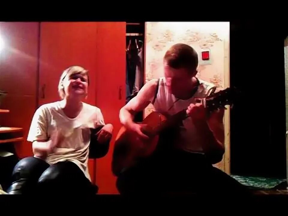 Вика старикова чудак. Вот идет караван хатуба клип. Жил мальчишка на опушке. Идет мальчишка улицей поет девушка. Серафим мукка.