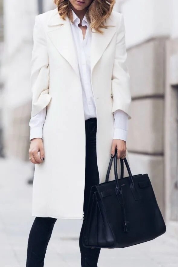 Черное пальто и белые брюки. Белое пальто. Стильное белое пальто. Пальто черно белое. Белое пальто женское.