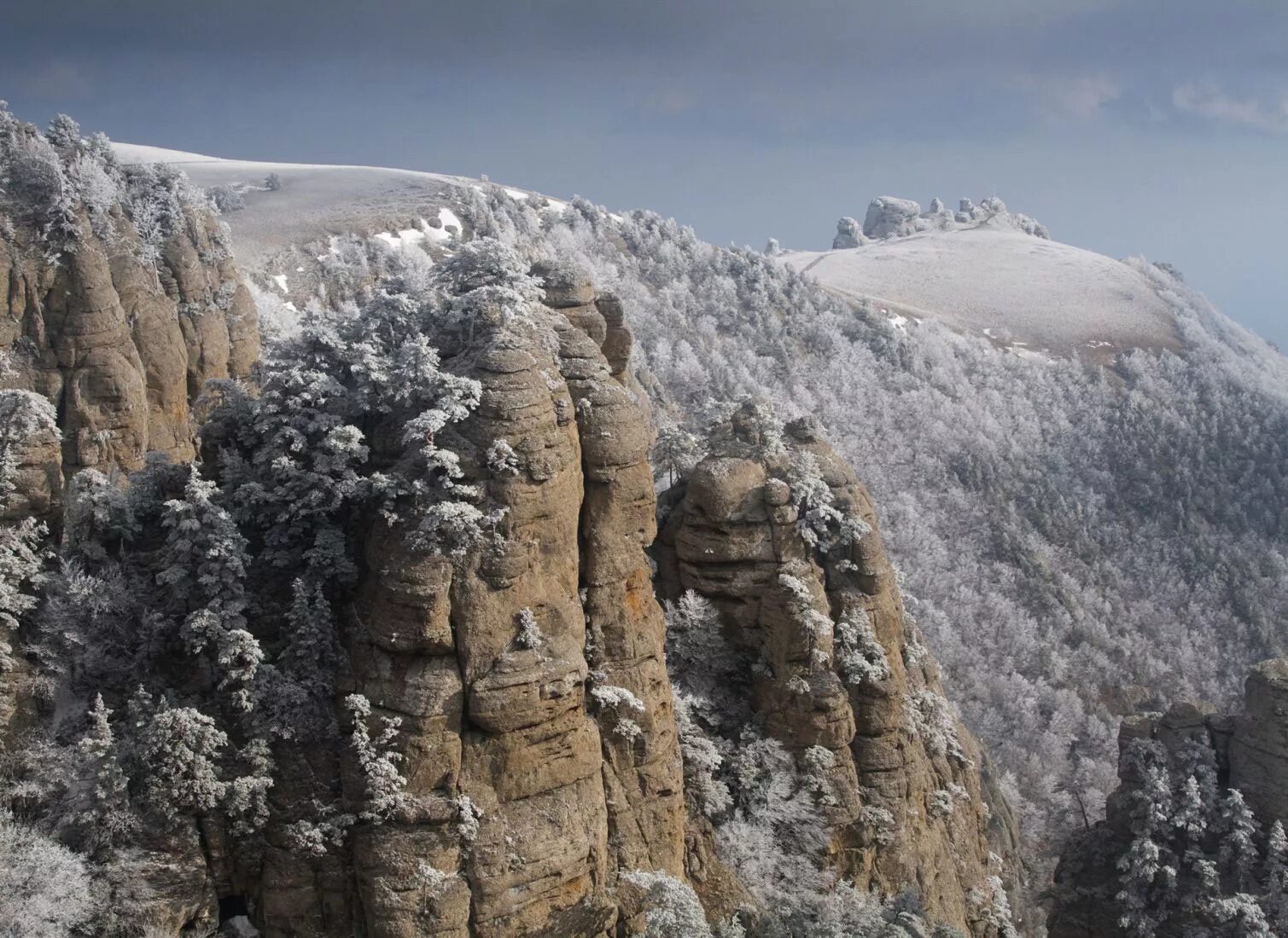 Демерджи Алушта лучистое. Красивые горы. Помяненный камень зимой. Памятники природы фотоконкурс. Фотоконкурс крым