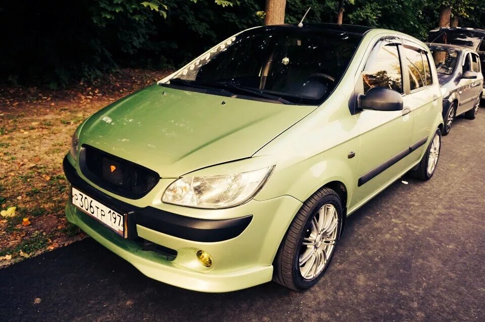 Гец красноярск. 4 2007. Красная иномарка. Хендай гетц красного цвета. Hyundai getz новый.