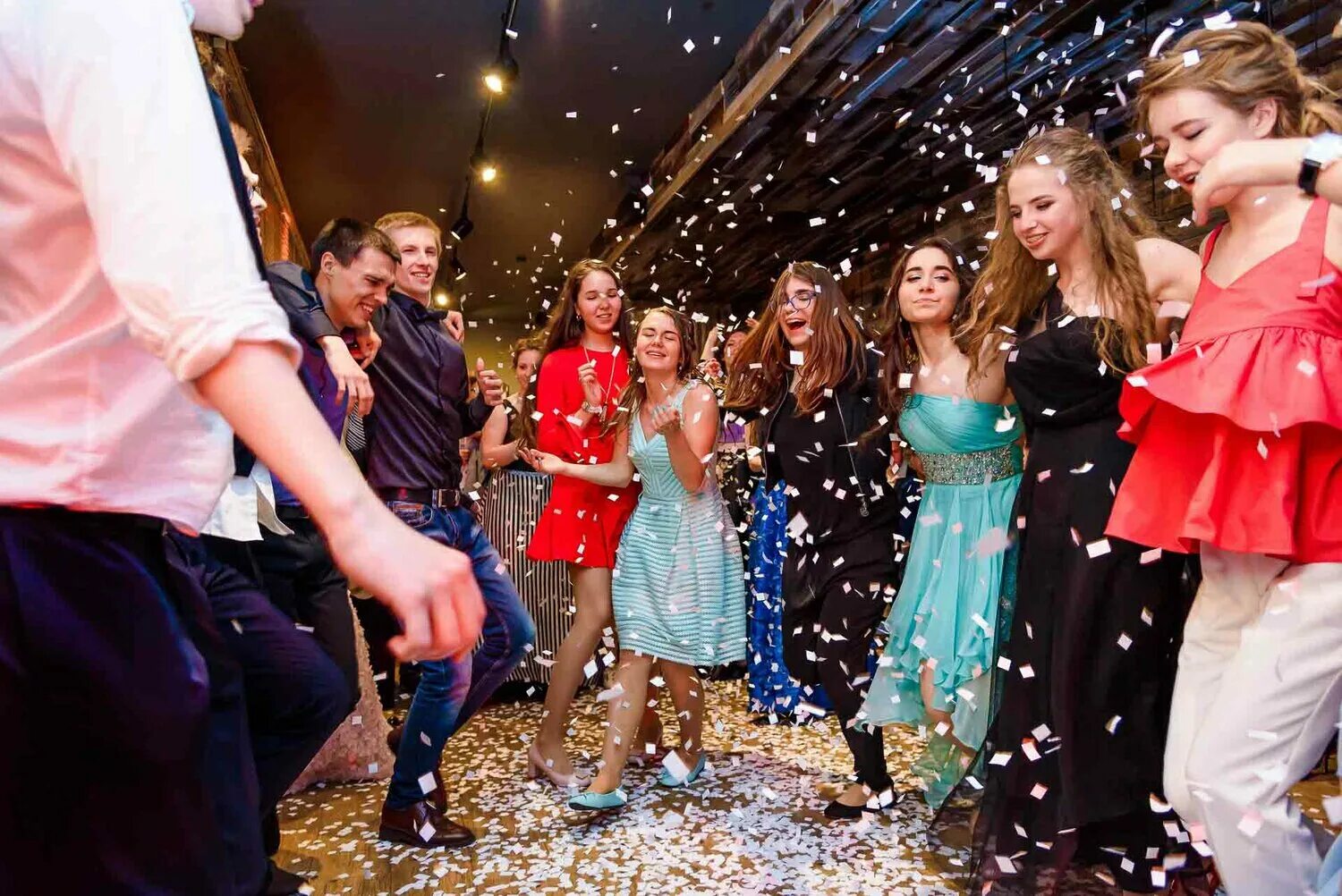 новый формат праздника. винное казино вечеринка. химическое шоу для детей. новый формат праздника. кнопки усатая вечеринка.