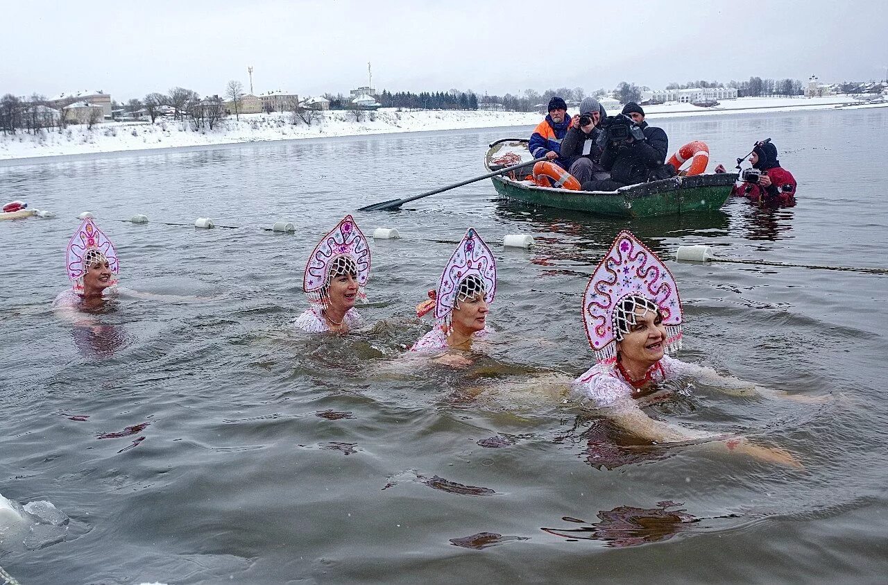 Погода в угличе на неделю самый. Зимний фестиваль в Угличе. Зимние забавы в Угличе. Фестиваль зимних забав. Зимние развлечения в Угличе.