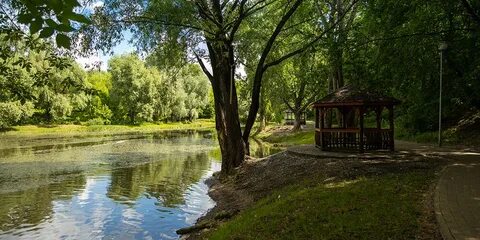 Парк в пойме реки