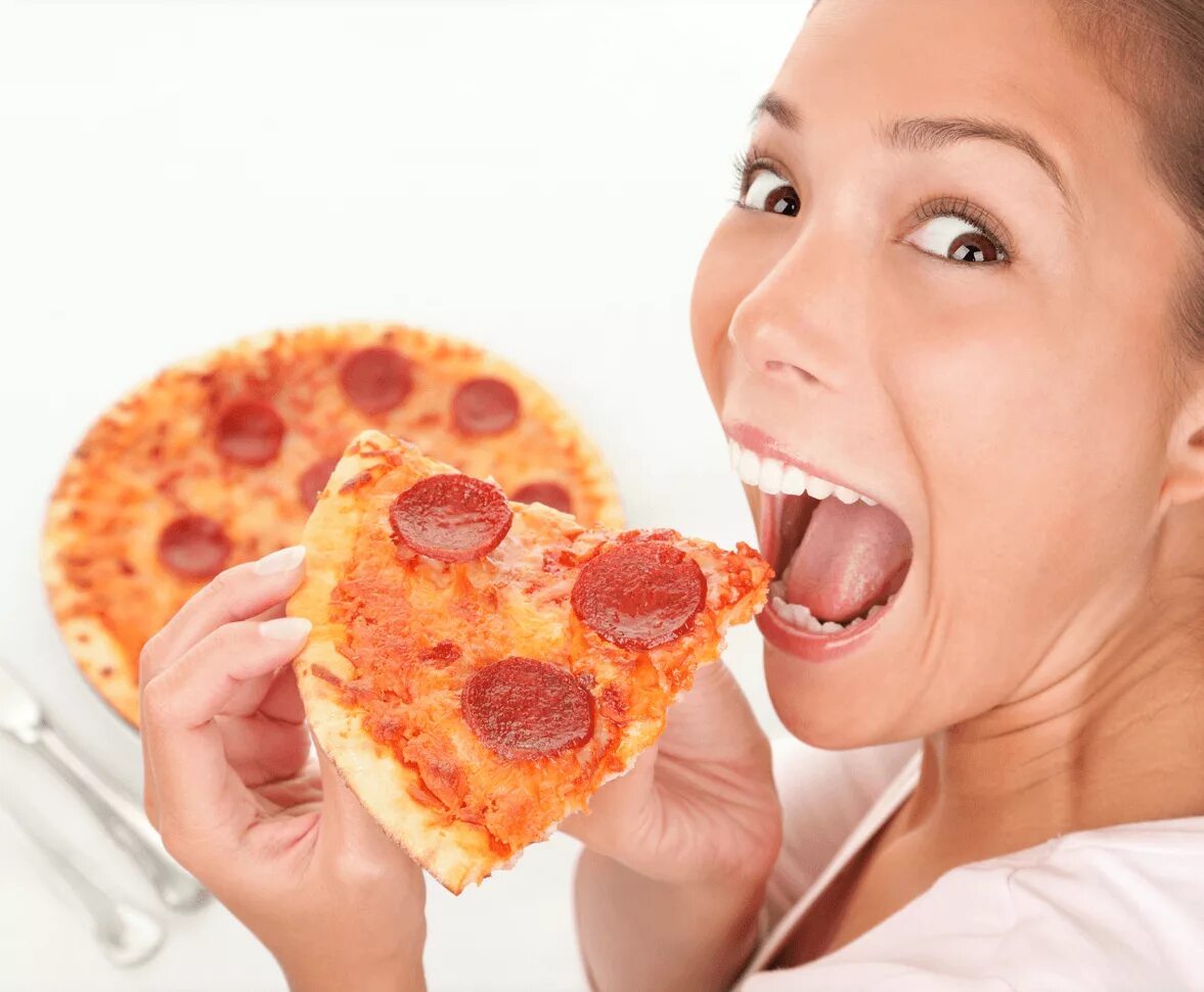 Подавись пиццей. Какую пиццу можно есть на диете. Толстая женщина с пиццей. Fat pizza актрисы. Сочная голодная