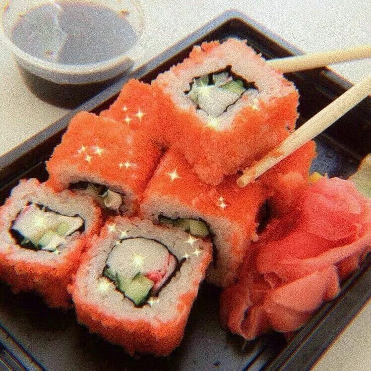 Еда на дом суши. Красивые роллы. суши и роллы. вкусные роллы. японские роллы.