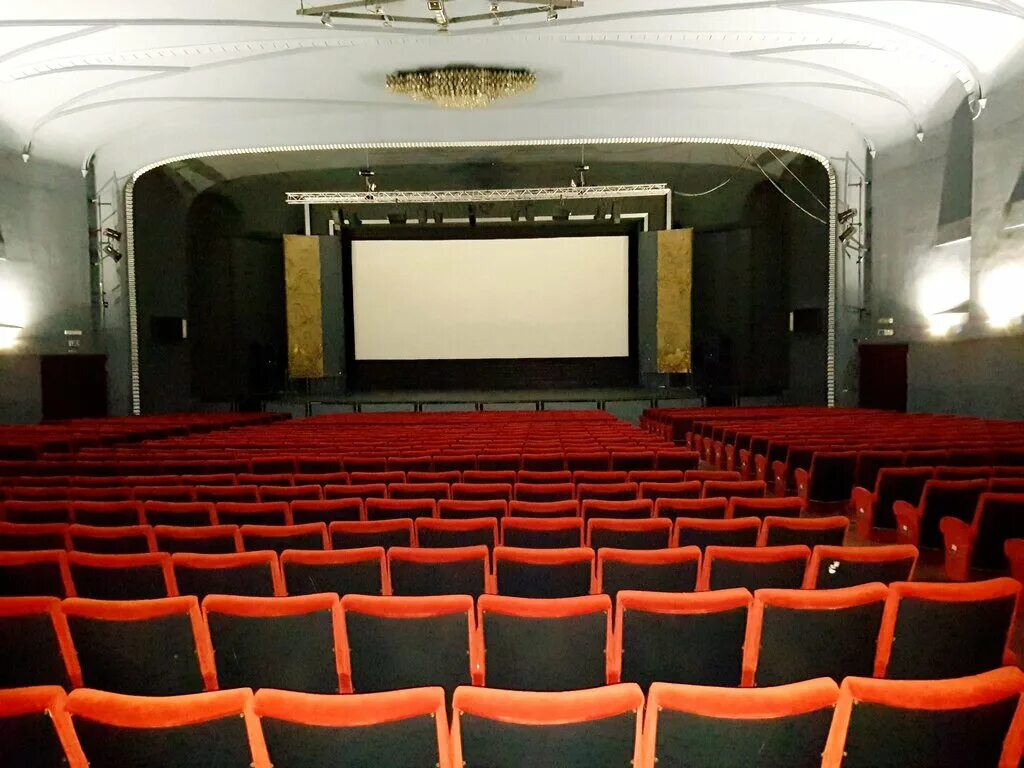 театр рядом со мной. Great canadian theatre company. Sesc - belo horizonte theater. италия карпи улица ленин фото. Teatro del corso болонья.