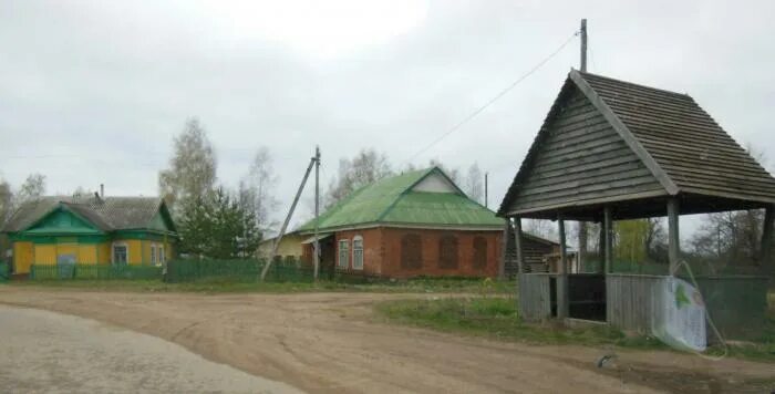 Смоленск памятник партизанам. Погода село днепровское. Днепровск смоленская область. Погода село днепровское. Новодугино смоленская область братская могила.