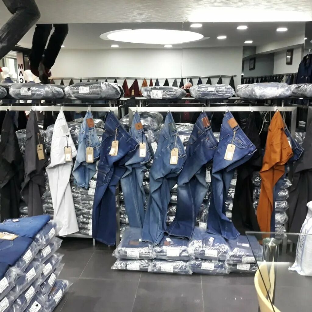 Одежда гизия в стамбуле. Турецкие бренды одежды и обуви. Брендовые магазины в турции. Турецкие магазины мужской одежды в стамбуле. Стамбул магазины брендовой одежды.