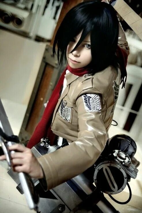 Mikasa cosplay. Микаса Аккерман косплей. Микаса Аккерман Cosplay. Микаса Аккерман костюм.