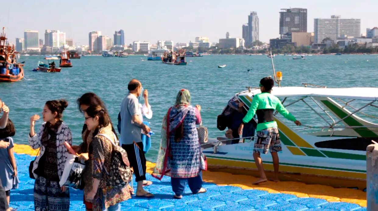 Бали Хай Пирс. Bali Hai Pier Pattaya. Морской причал Бали. Пирс Бали Хай фото.