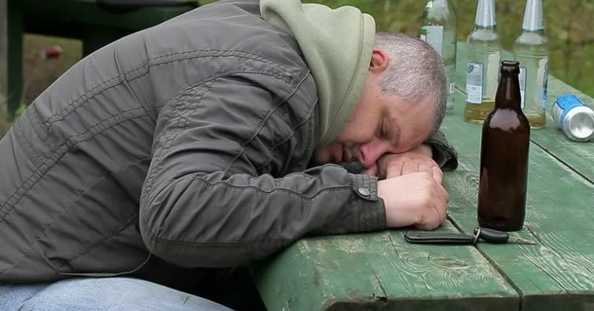 бывших алкоголиков не бывает. быстрый тест на то. какой я вам алкаш на звонок. злое пиво прикол. бог алкоголиков.