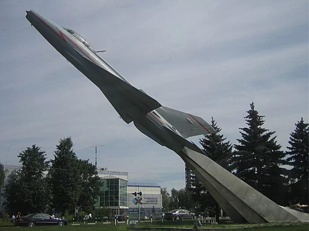 Жуковский обл. Жуковский город наукоград. памятники города жуковский московской области. памятник авиаторам жуковский. наукоград жуковский самолеты.