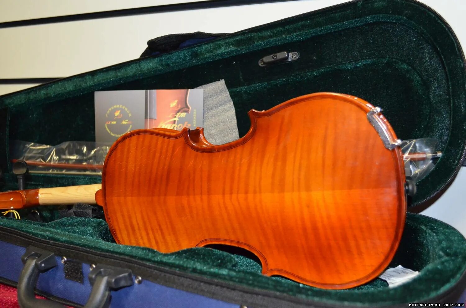 Мастеровая скрипка 4/4. Скрипка karl hofner as-045-v 4/4. Скрипка 4к. Кабинет струнных инструментов. Скрипка в москве.