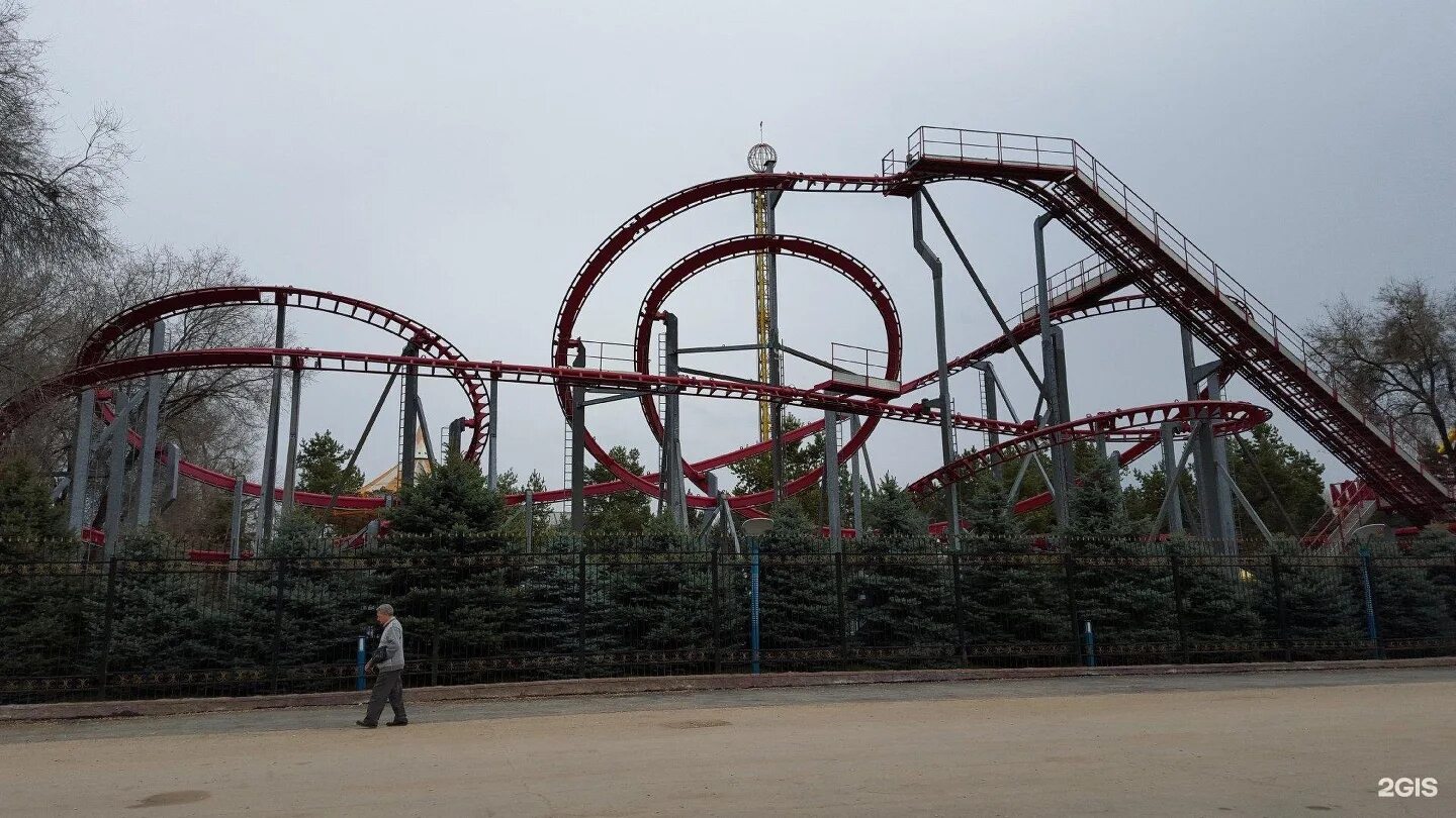 Lokomotiv amusement park. Парк аттракционов алматы фэнтези. Парк мир фантазий алматы. Парк аттракционов алматы фэнтези. Парк аттракционов алматы айя.