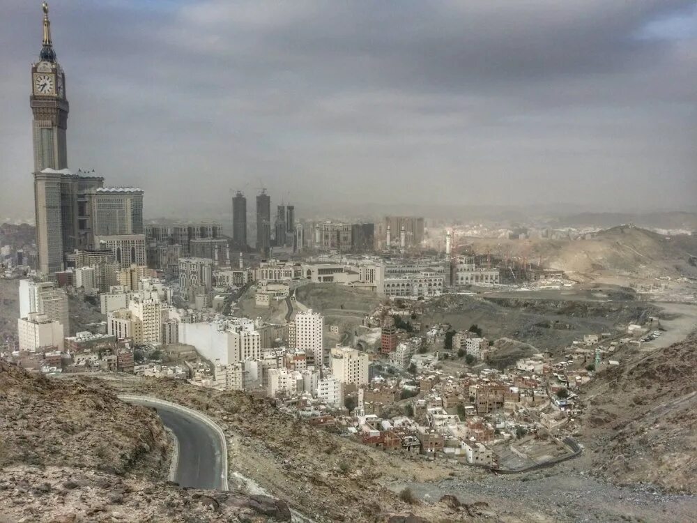 Гора в мекке. Гора Джабаль АН-Нур. Jabal гора в Мекке. Гора Абу кубейс Мекка. Гора Джабаль-ад-Духан.